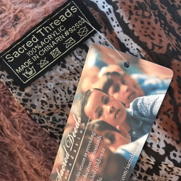 NWT.   Sacred Threads Scarf. BL/GR 213765 - Picture 2 of 3